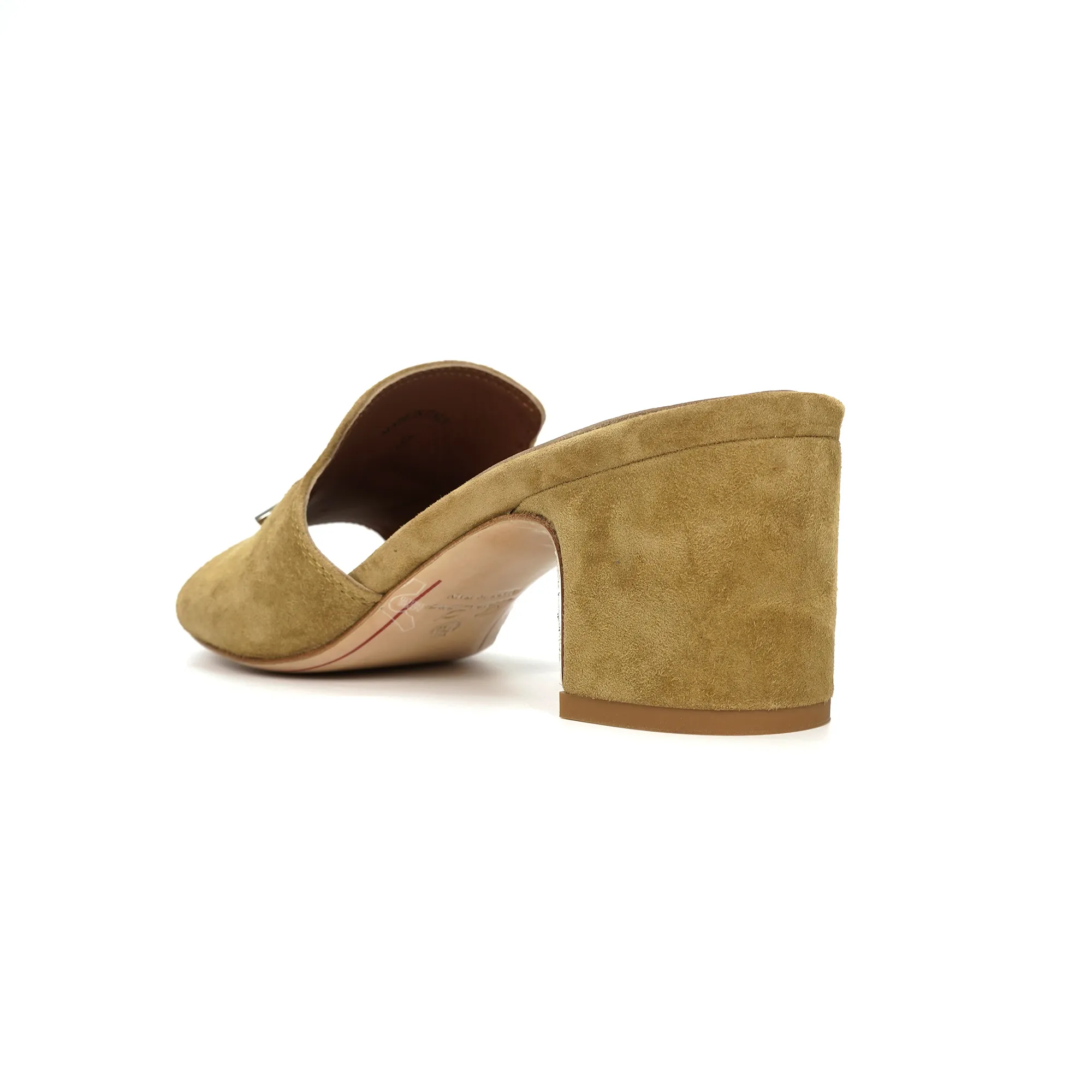 👟👟Ex-factory price 440👟👟 Genuine leather sole +30 suede sheepskin slippers with a strap decorated with Loro Piana My Charms charms and decorated with tone-on-tone stitching. Sophisticated and feminine, it pairs well with both city and resort looks. For those looking for an elegant upgrade, the summer glamor slipper is known for its slim open-back silhouette. size: 35-44 (custom-made sizes 43 and 44 are non-returnable) Upper: imported suede sheep leather (sheep), cowhide ostrich pattern, cowhide snake pattern Lining: imported high-grade mixed sheep silk Heel height: 5.5CM